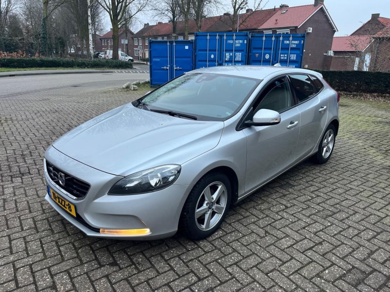 Volvo V40 - 1.6 D2 Kinetic Clima / Cruise / NAP / CAMERA - AutoWereld.nl