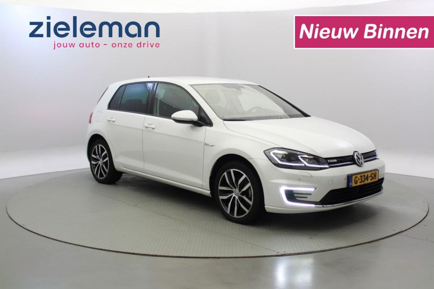 Volkswagen Golf - e-Golf- Digital Cockpit, Camera, Stoelverw. Parelmoer Metalli - AutoWereld.nl