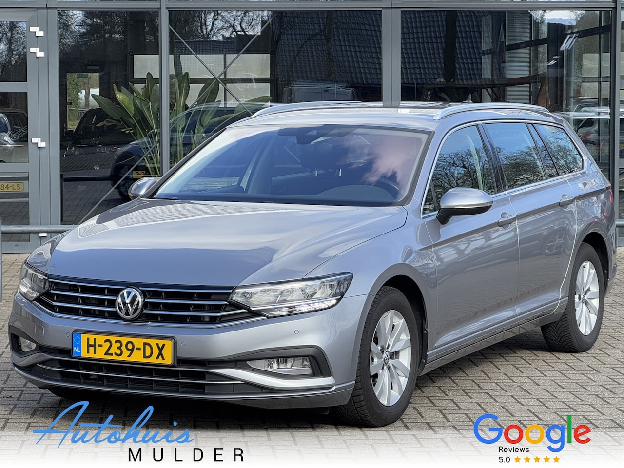 Volkswagen Passat Variant - 1.5 TSI Comfort Business Automaat/Camera/Stoelverwarming/Led - AutoWereld.nl