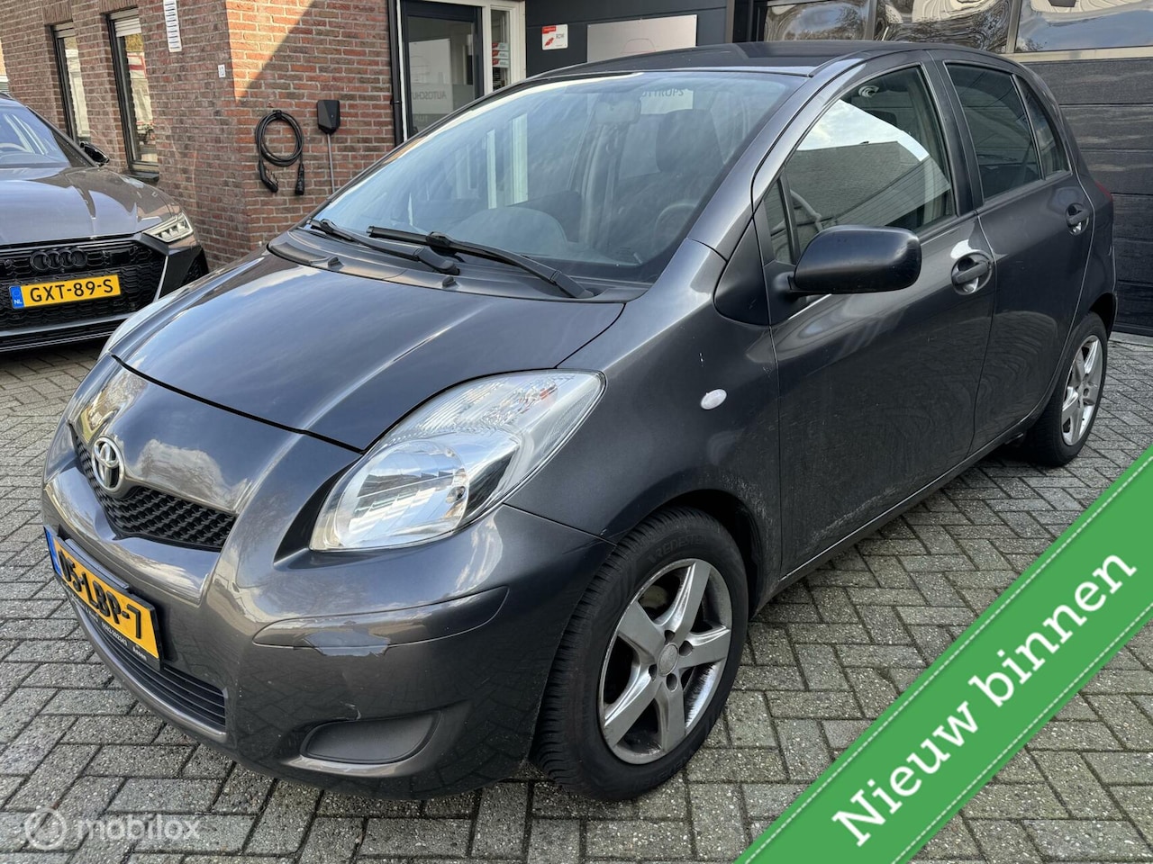 Toyota Yaris - 1.3 VVTi 5 DEURS / AIRCO / LMV / APK: 03-2026 - AutoWereld.nl