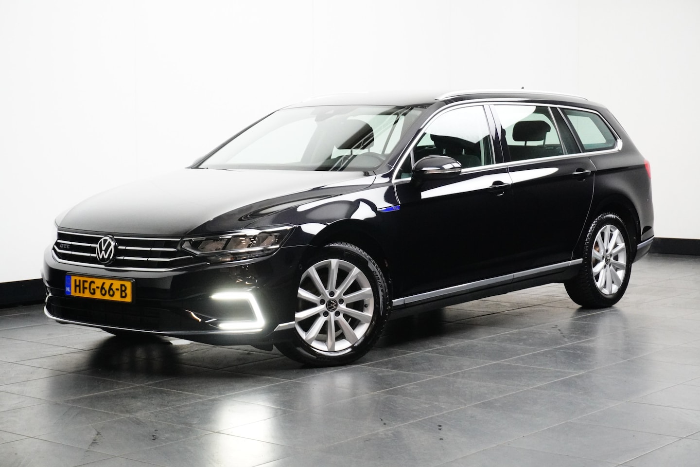 Volkswagen Passat Variant - 1.4 TSI PHEV GTE Business | Trekhaak| Stoelverwarming| 2sets velgen| - AutoWereld.nl