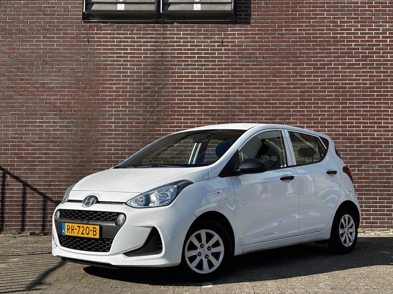 Hyundai i10 - 1.0i i-Drive | Stuurbekrachtiging | 5-drs - AutoWereld.nl