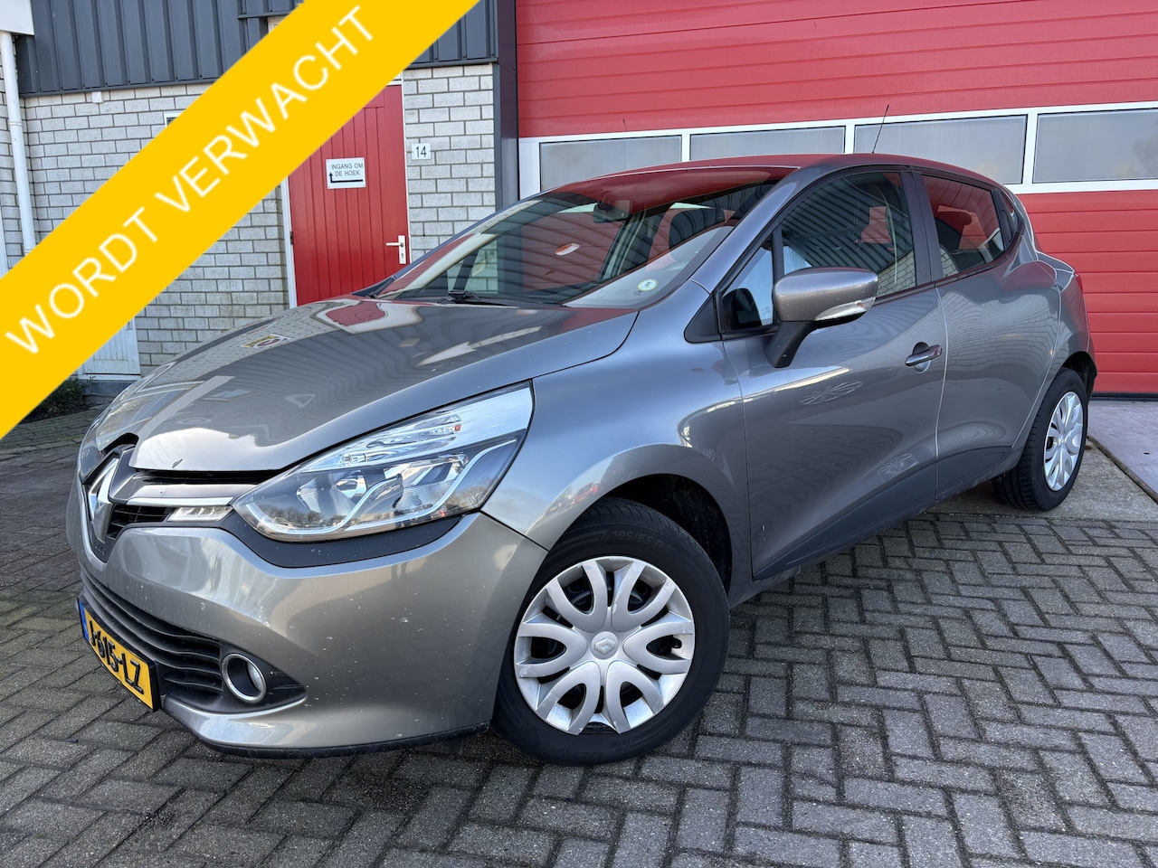 Renault Clio - 1.2 Expression NWE D-RIEM / AIRCO / NAVI / BLUETOOTH / CRUISE - AutoWereld.nl