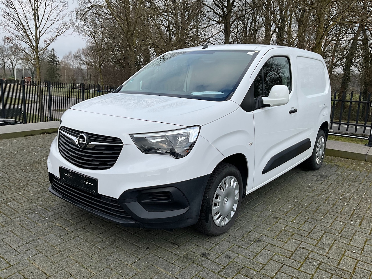 Opel Combo - 1.5 Cargo L1 Edition Airco - AutoWereld.nl