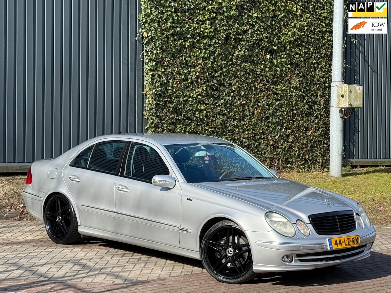 Mercedes-Benz E-klasse - 320 CDI Avantgarde Automaat /Leder /Lmv /Navi /Nap /Boekjes - AutoWereld.nl