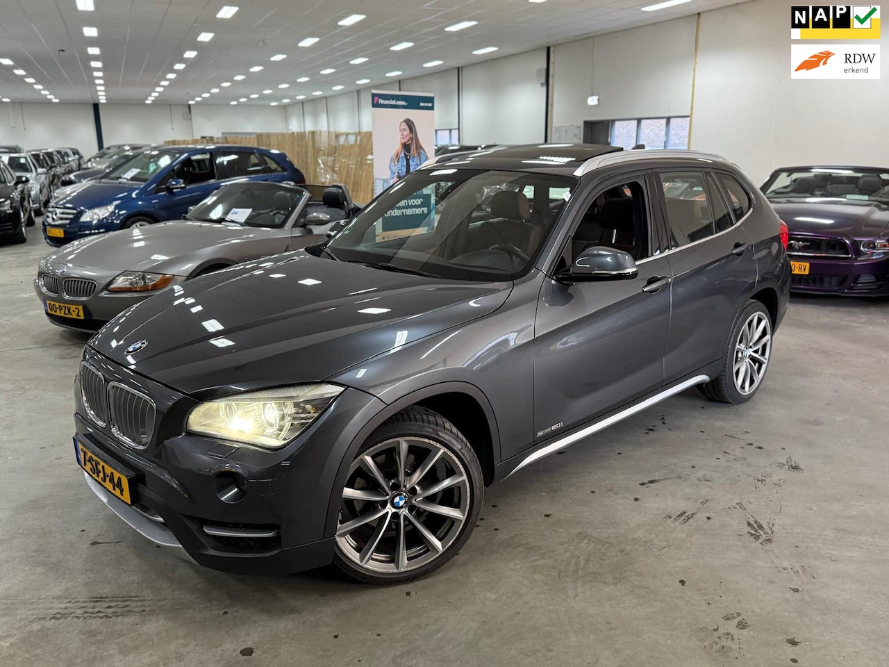 BMW X1 - SDrive20i / PANORAMADAK / AUTOMAAT / NAP - AutoWereld.nl