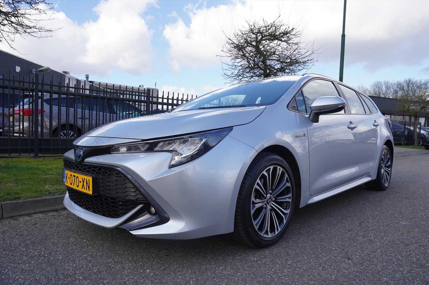 Toyota Corolla Touring Sports - 1.8 Hybrid 122pk CVT First Edition Trekhaak Navigatie - AutoWereld.nl