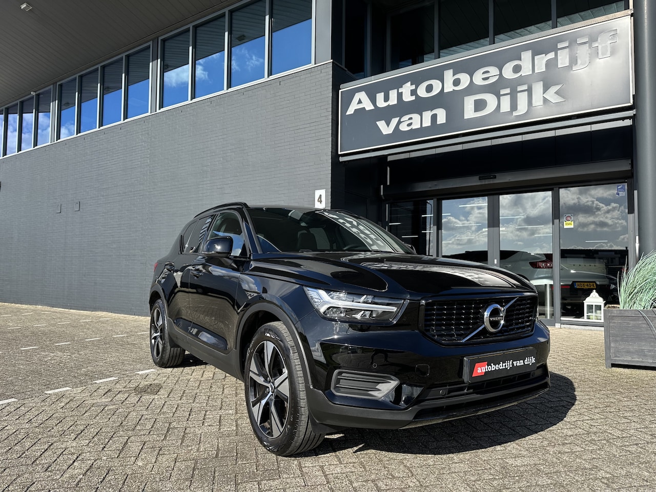 Volvo XC40 - 1.5 T5 Recharge R-Design 1.5 T5 Recharge R-Design - AutoWereld.nl