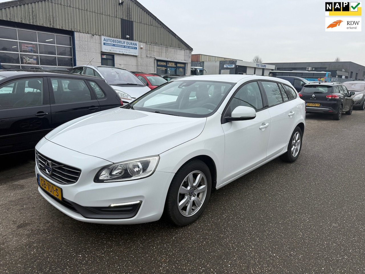 Volvo V60 - 2.0 D4 Kinetic NAV.+ Clima Bj:2014 - AutoWereld.nl