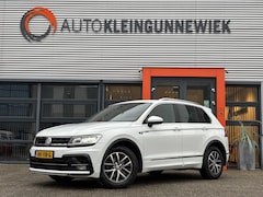 Volkswagen Tiguan - 1.4 TSI Comfortline Business R / Navi / NL Auto / Wegklapbare Trekhaak / Winterwielenset /