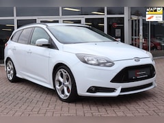 Ford Focus - 2.0 EcoBoost ST-2 | RECARO | CRUISE | ONDERHOUDSHISTORIE | 1e EIGENAAR