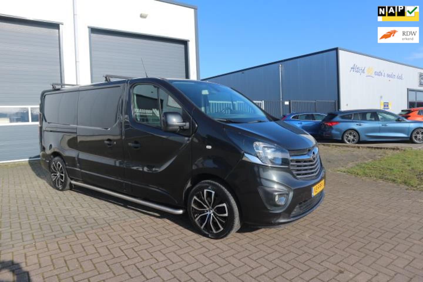 Opel Vivaro - 1.6 CDTI L2H1 Sport EcoFlex ROMMELIGE BUS - AutoWereld.nl