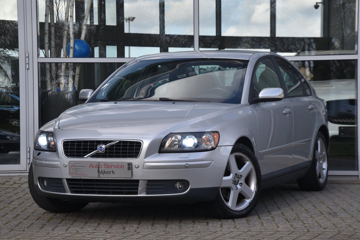 Volvo S40 - 2.4 Summum Airco Leder Pdc Apk Trekhaak Youngtimer - AutoWereld.nl