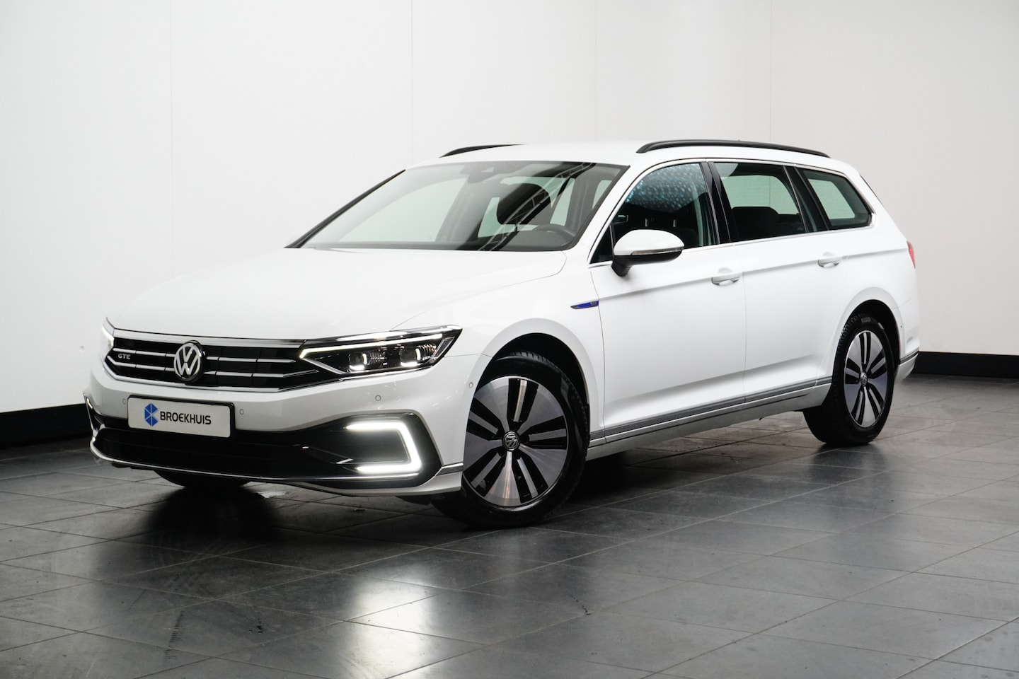 Volkswagen Passat Variant - 1.4 TSI PHEV GTE Business 218pk | Adaptief cruise control | Navigatie via app | Led koplam - AutoWereld.nl