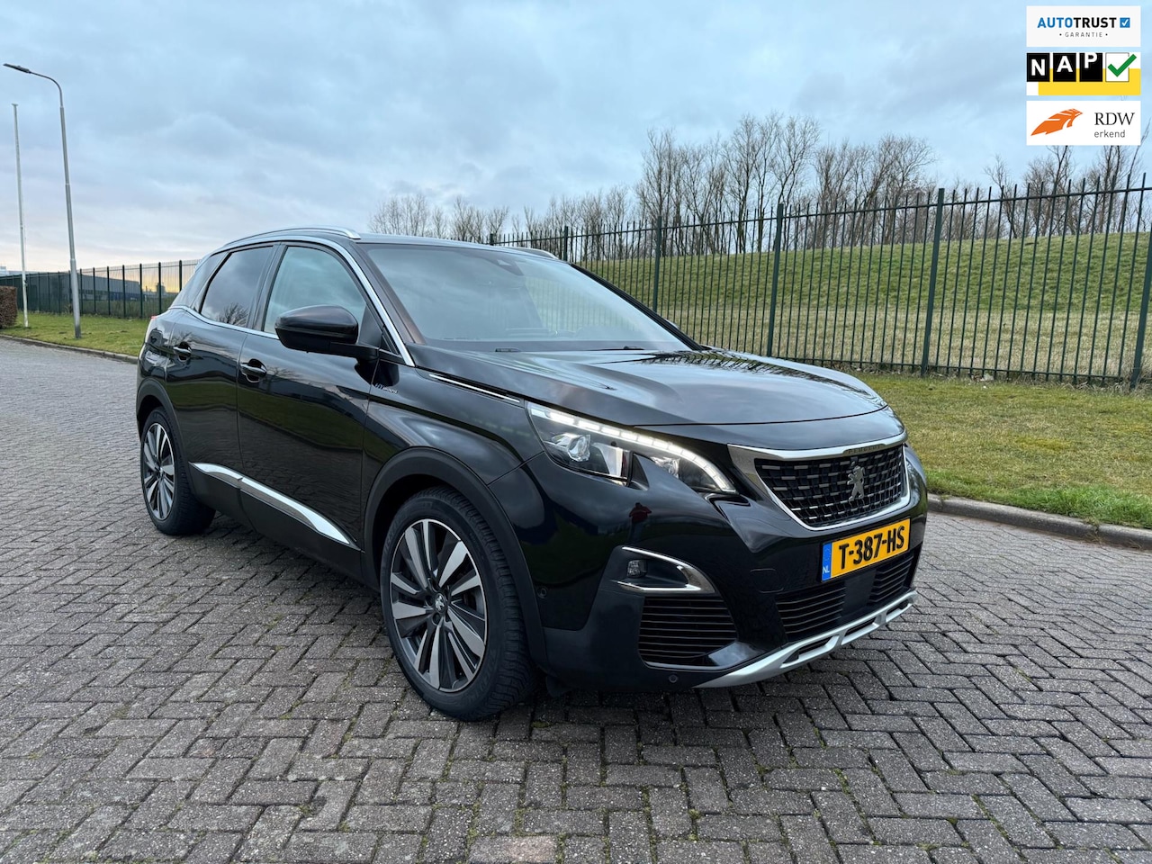 Peugeot 3008 - 1.6 HYbrid4 300 GT 1.6 HYbrid4 300 GT - AutoWereld.nl