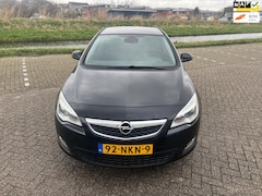 Opel Astra - 1.4 Turbo(( kijk goed naar teller rapport )))