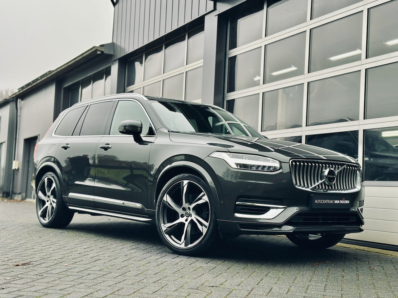 Volvo XC90 - 2.0 T8 Recharge | AWD | Inscription | Panodak | luchtvering | Massagestoelen | Bruin Leer - AutoWereld.nl