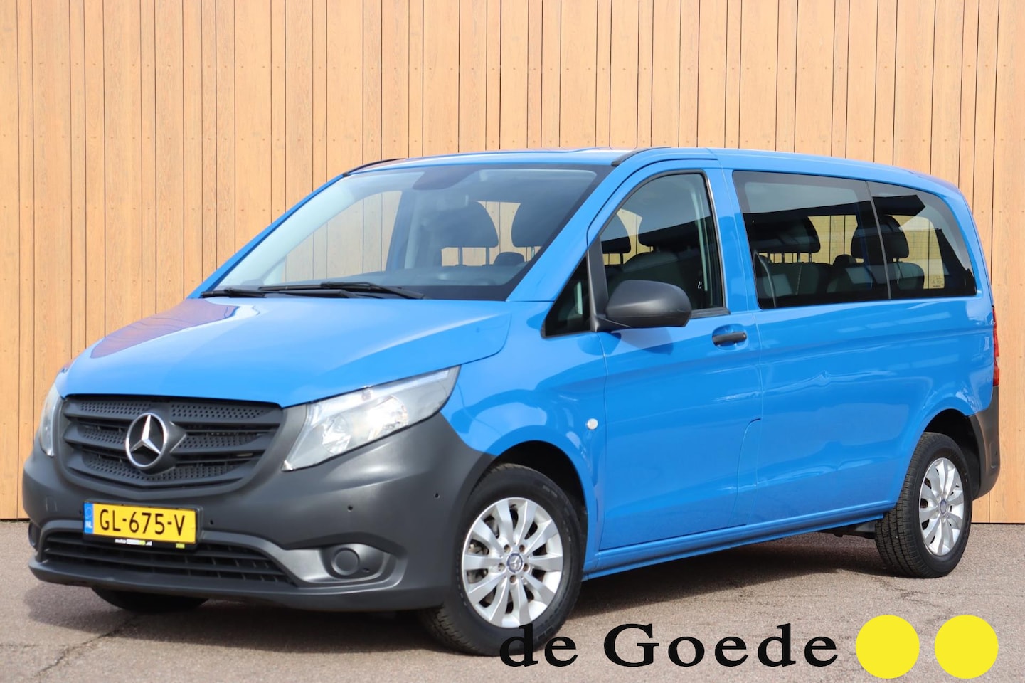 Mercedes-Benz Vito Tourer - 109 CDI Lang 9-Persoons 17.900,- ex org. NL-auto - AutoWereld.nl