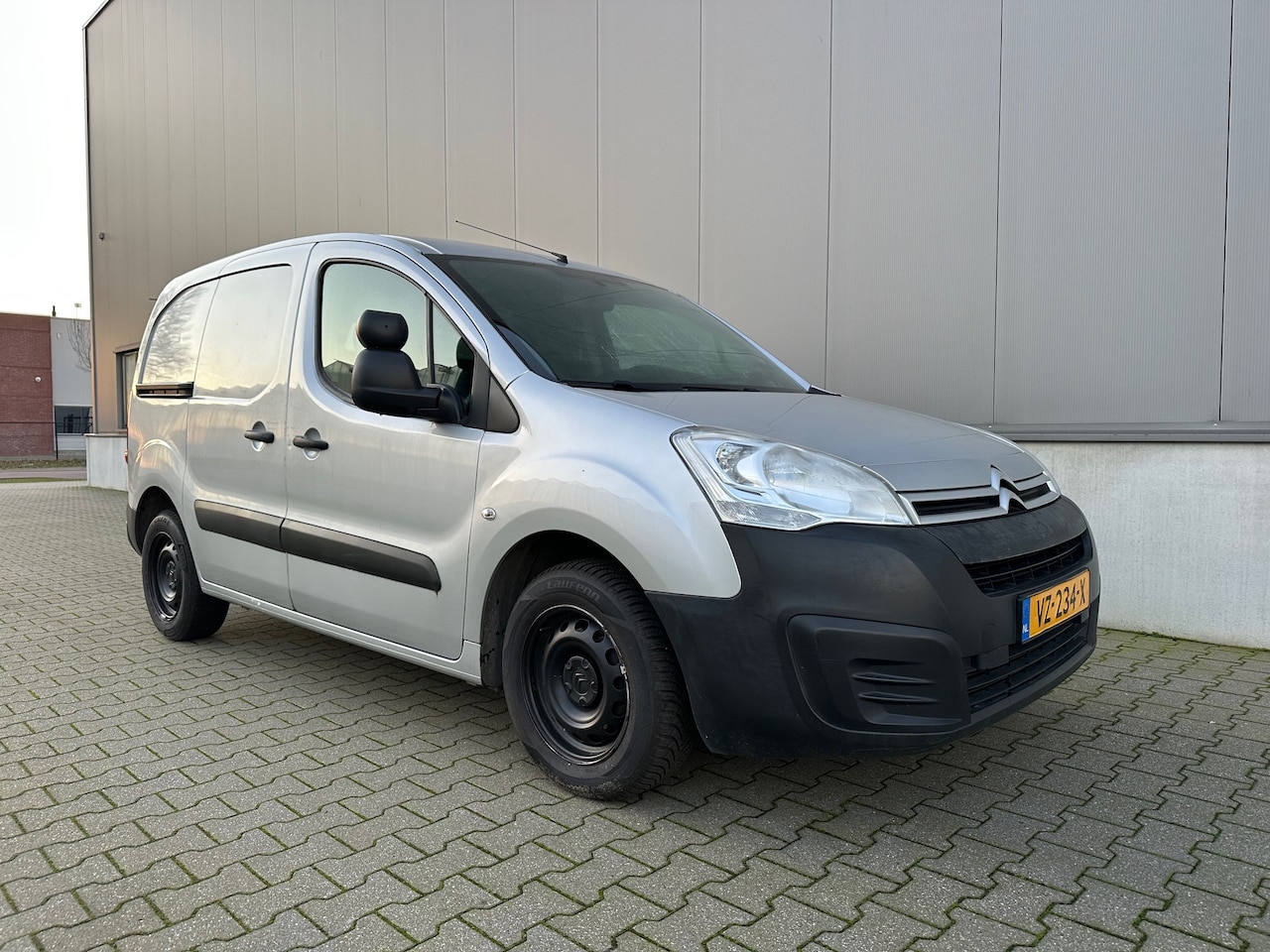 Citroën Berlingo - 1.6 BlueHDI 75 Club - AutoWereld.nl