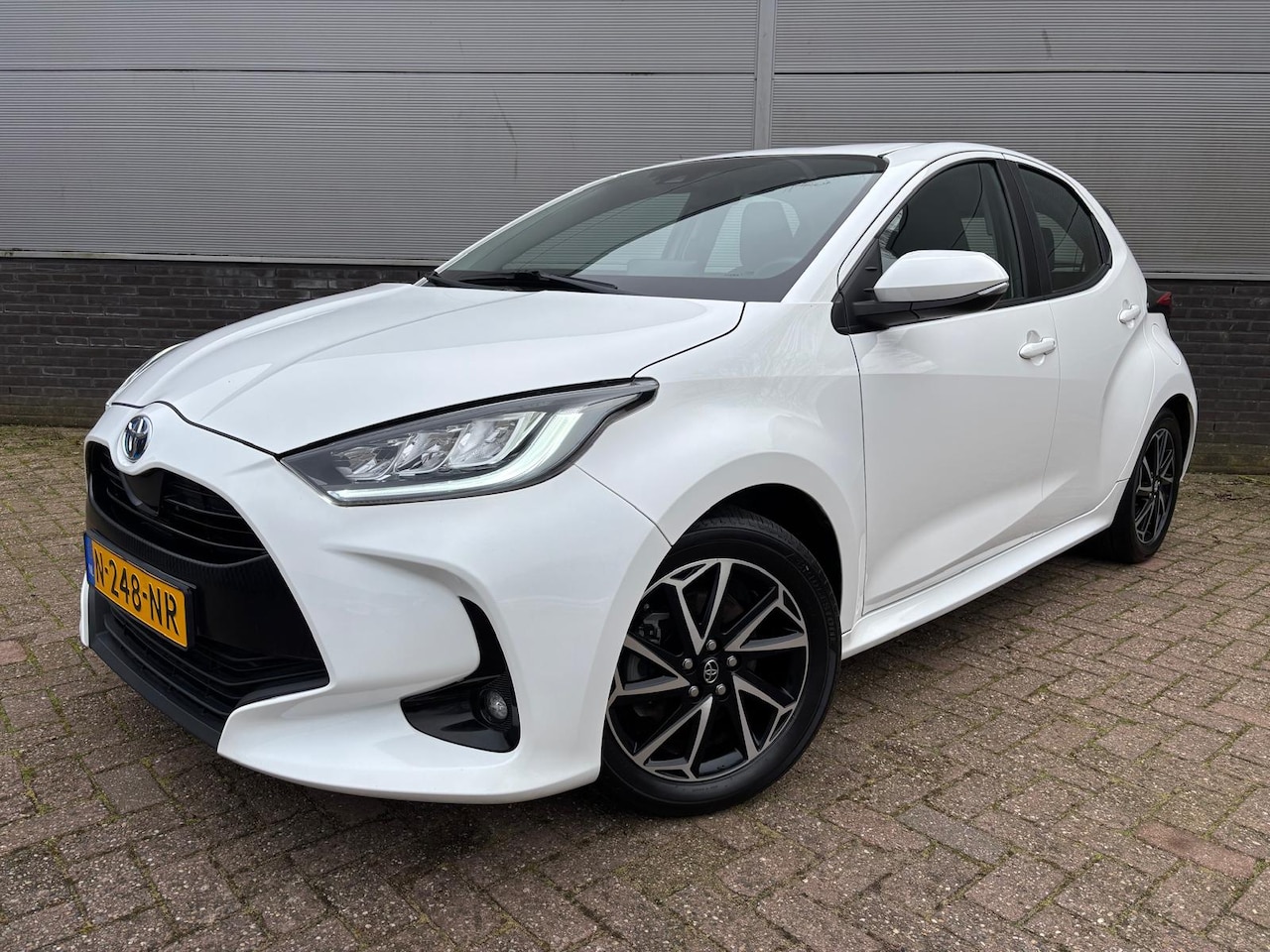 Toyota Yaris - 1.5 Hybrid Dynamic Automaat 116pk Apple Carplay en Android Auto - AutoWereld.nl