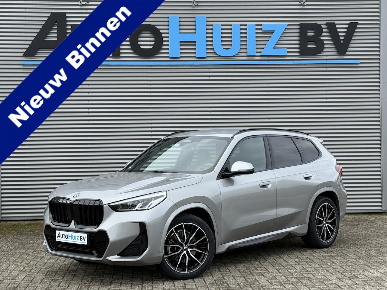 BMW X1 - sDrive20i M Sport Trekhaak LED Carplay Achteruitrijcamera PDC Trekhaak 1800 KG Trekgewicht - AutoWereld.nl