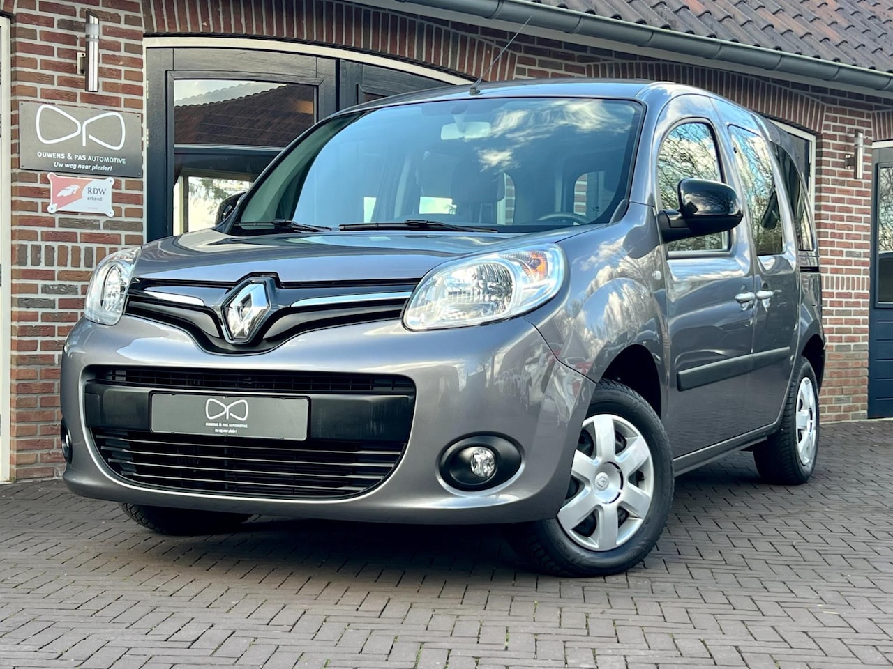 Renault Kangoo Family - 1.2 TCe Expression | AIRCO | CRUISE | UNIEKE KILOMETERSTAND! - AutoWereld.nl