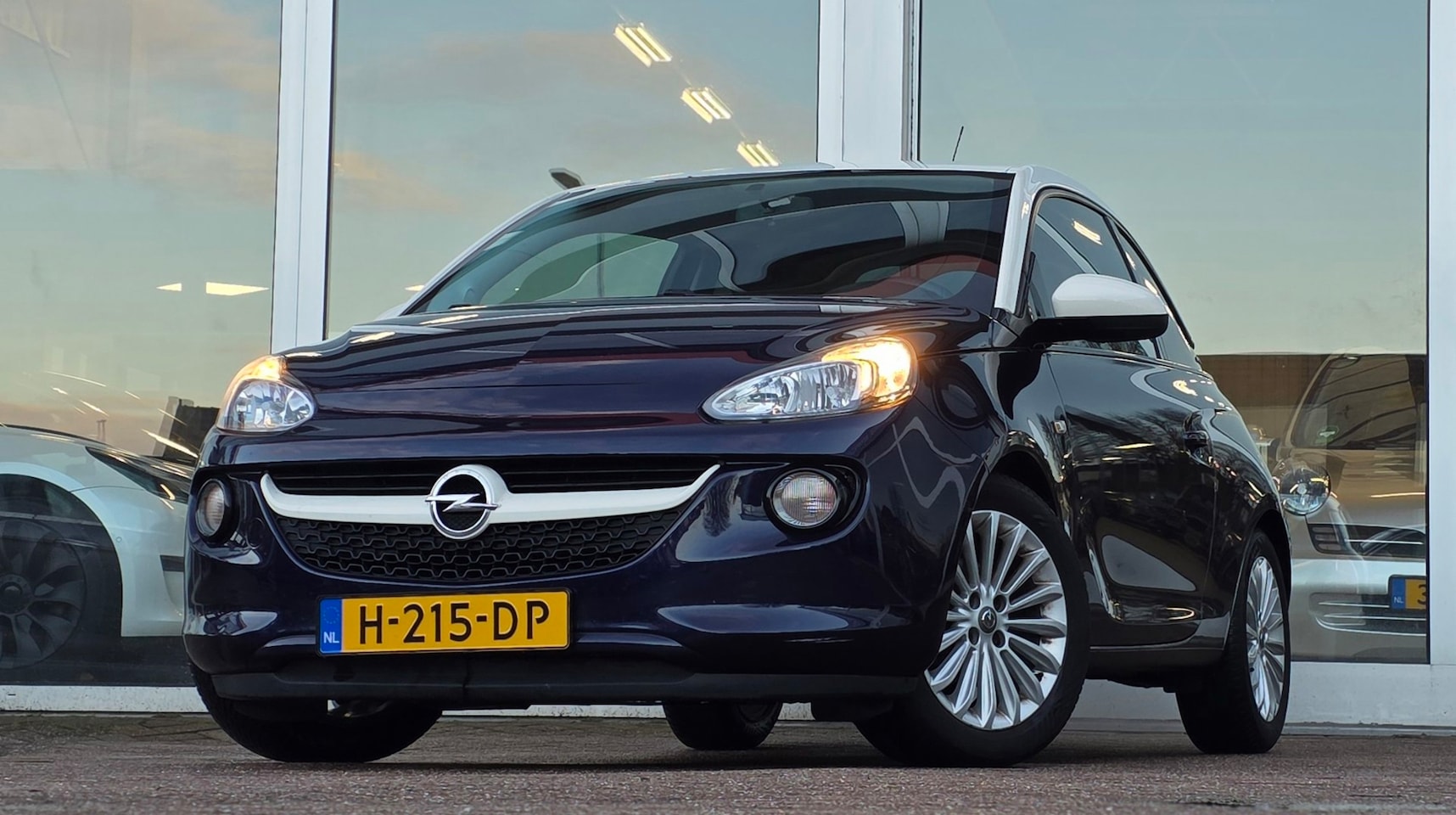 Opel ADAM - 1.4 Slam Black Favourite 17"LM velgen CruiseControl Mooi! - AutoWereld.nl