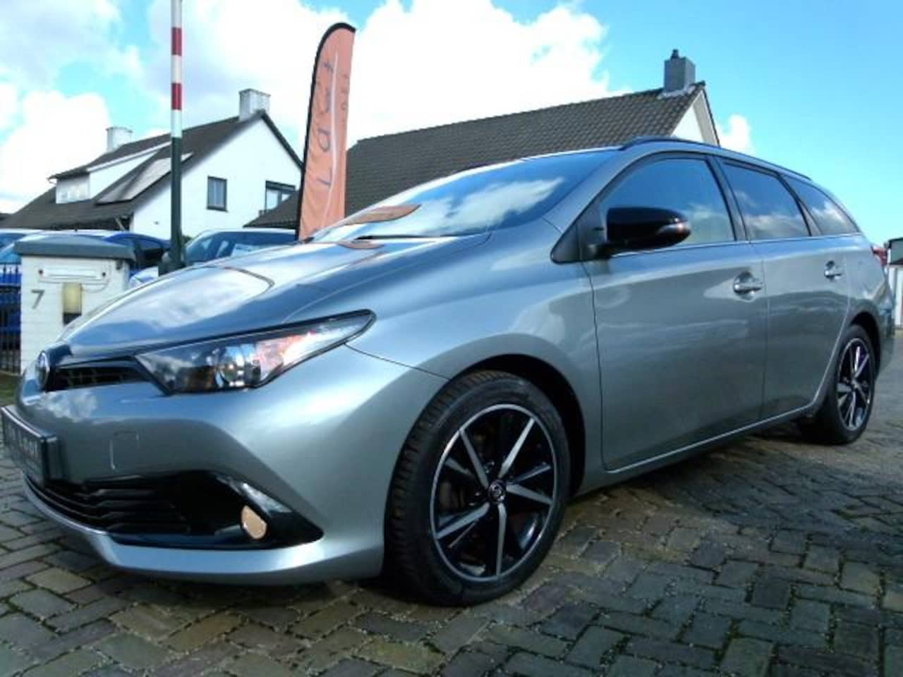 Toyota Auris Touring Sports - 1.2T Business Plus, TREKHAAK, NAVI, CC, 66145 KM - AutoWereld.nl