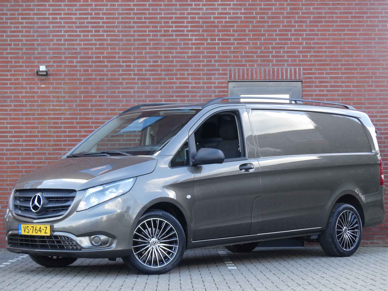 Mercedes-Benz Vito - 114 CDI Lang Camera/PDC/Navigatie/Airco - AutoWereld.nl