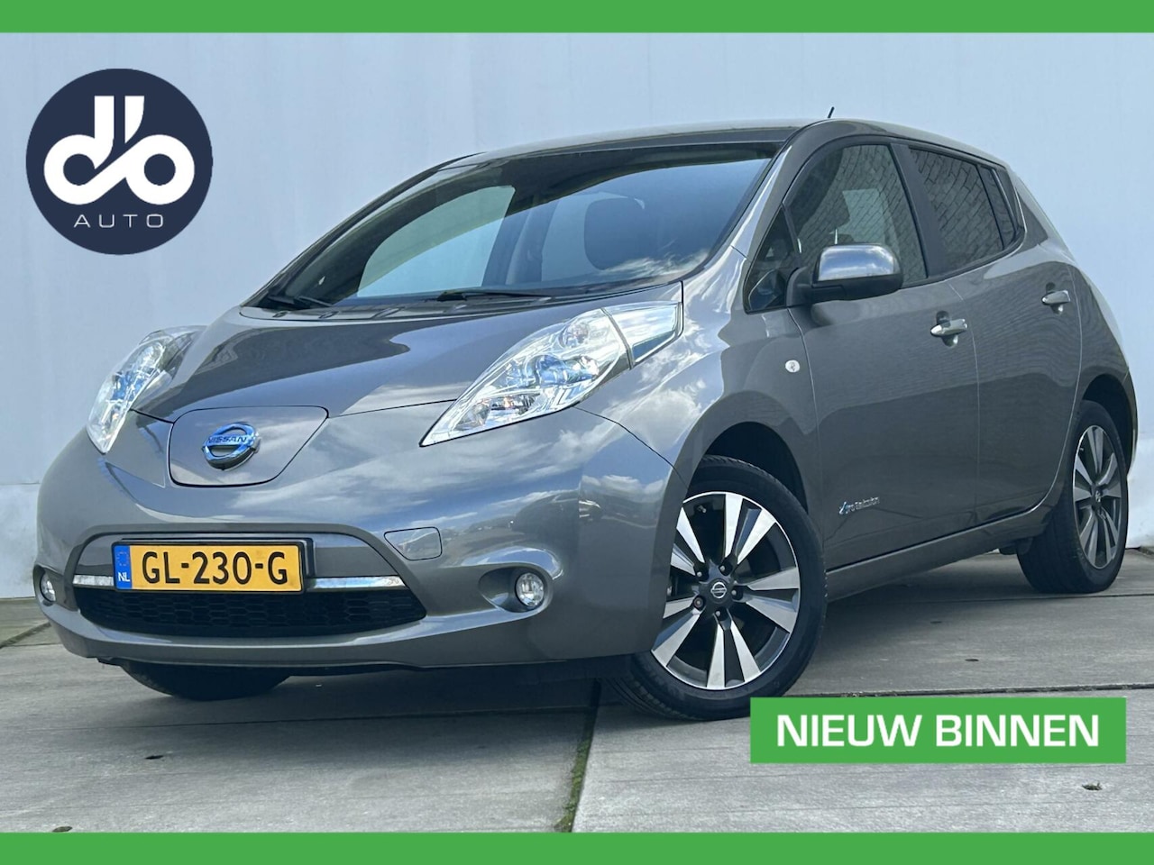 Nissan LEAF - Tekna 24 kWh LEER I NAVI + CAMERA I XENON I ORG.NL + NAP - AutoWereld.nl