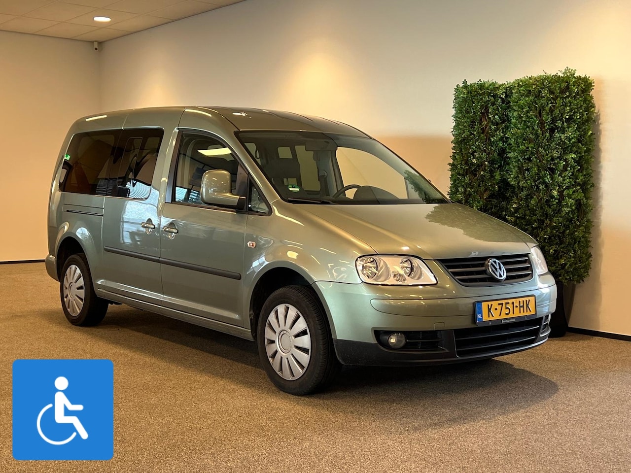 Volkswagen Caddy Maxi - Rolstoelauto 5+1 - AutoWereld.nl