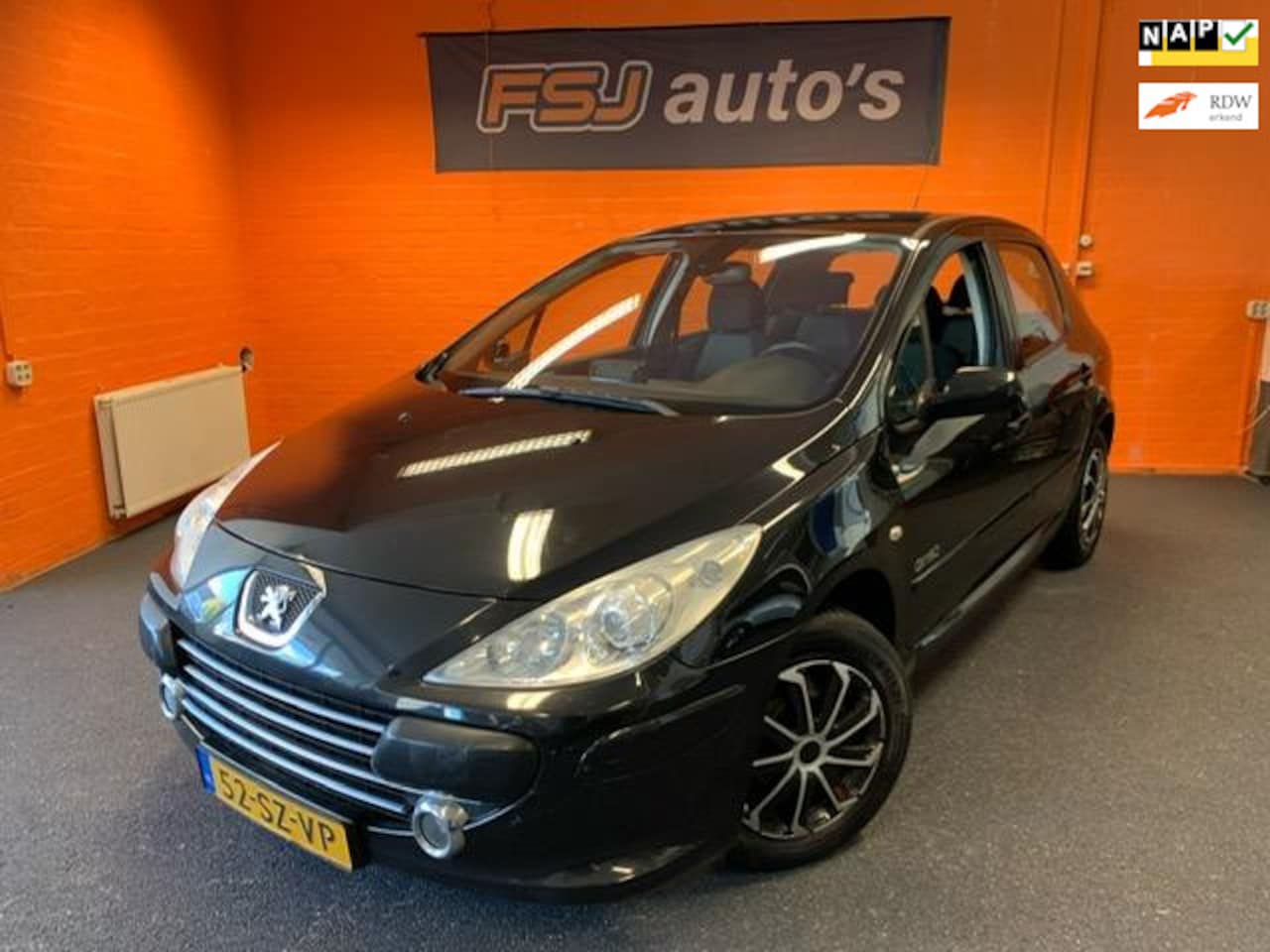 Peugeot 307 - 1.6-16V Oxygo / Airco / Cruise / Navi / APK 03-12-2025 - AutoWereld.nl