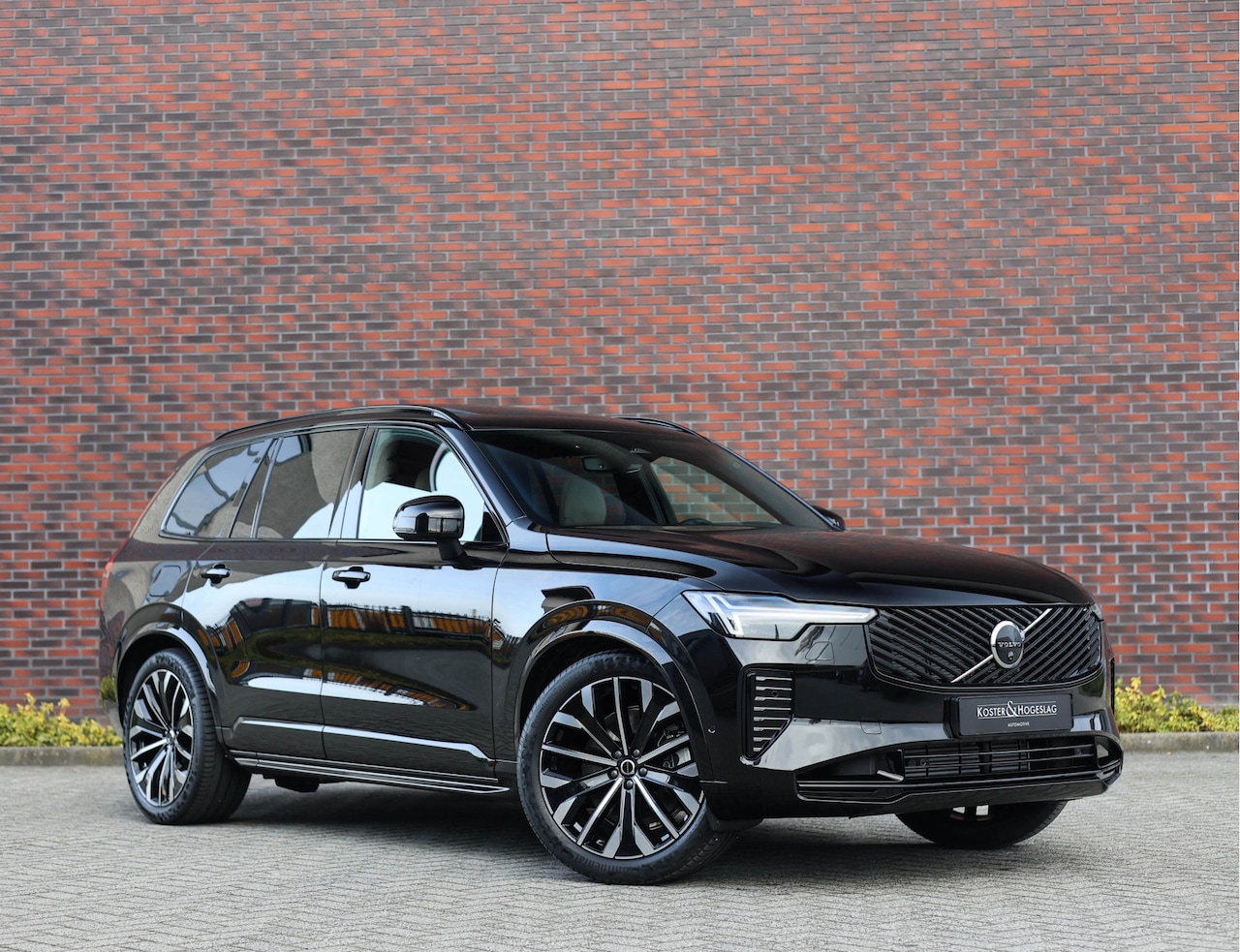 Volvo XC90 - T8 Plug-in hybrid AWD Ultra Dark *Direct beschikbaar!* - AutoWereld.nl