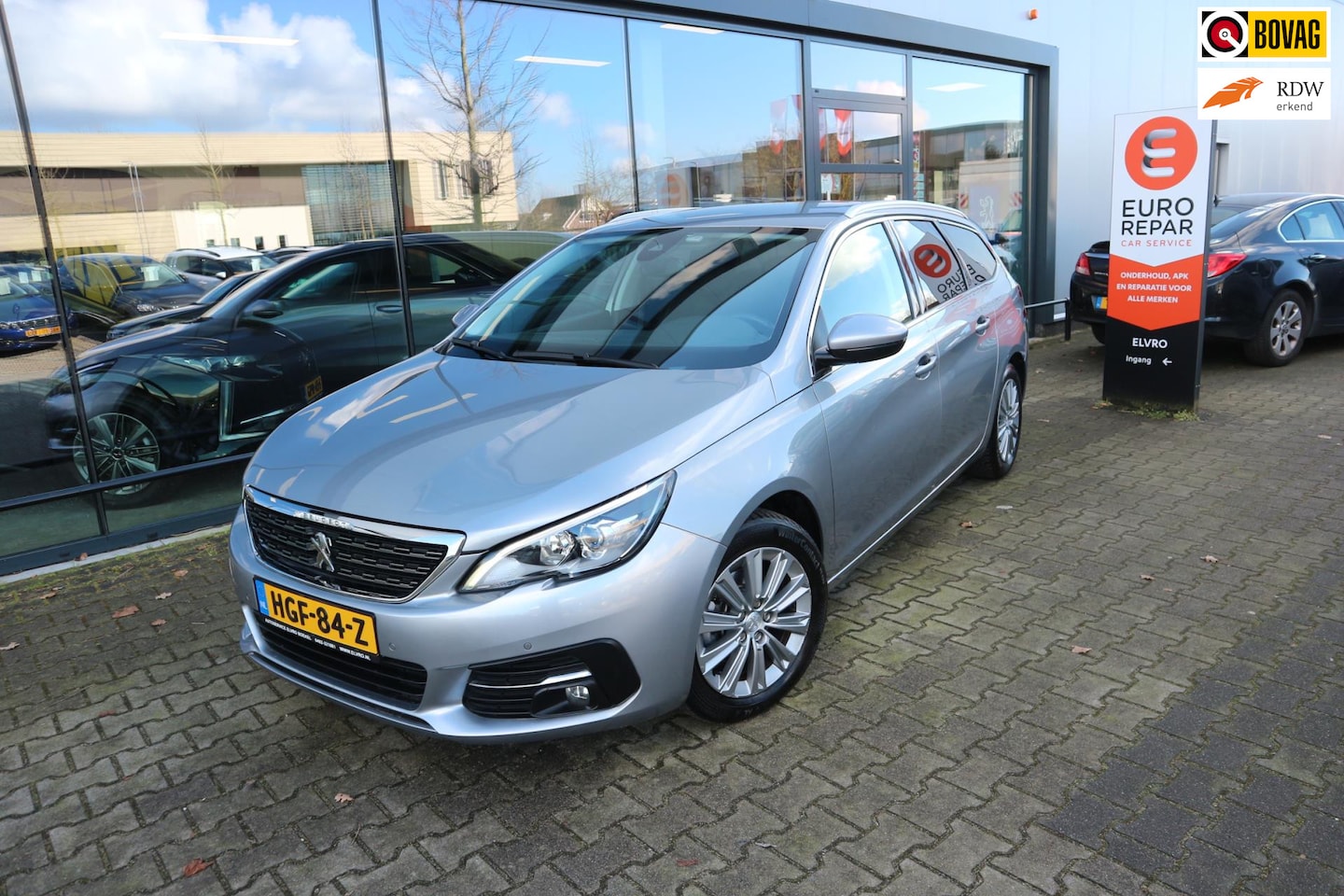 Peugeot 308 SW - 1.2 PureTech Allure Pack AUTOMAAT NAVI CAMERA I-COCKPIT RIJKLAARPRIJS!!! - AutoWereld.nl