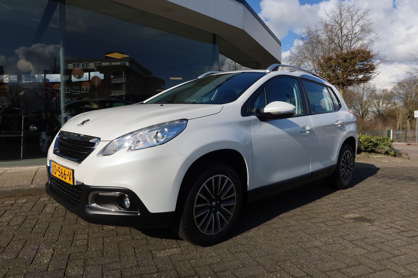 Peugeot 2008 - 1.2 PureTech Active Pack Premium UNIEKE KM ! 30.000 ! - AutoWereld.nl