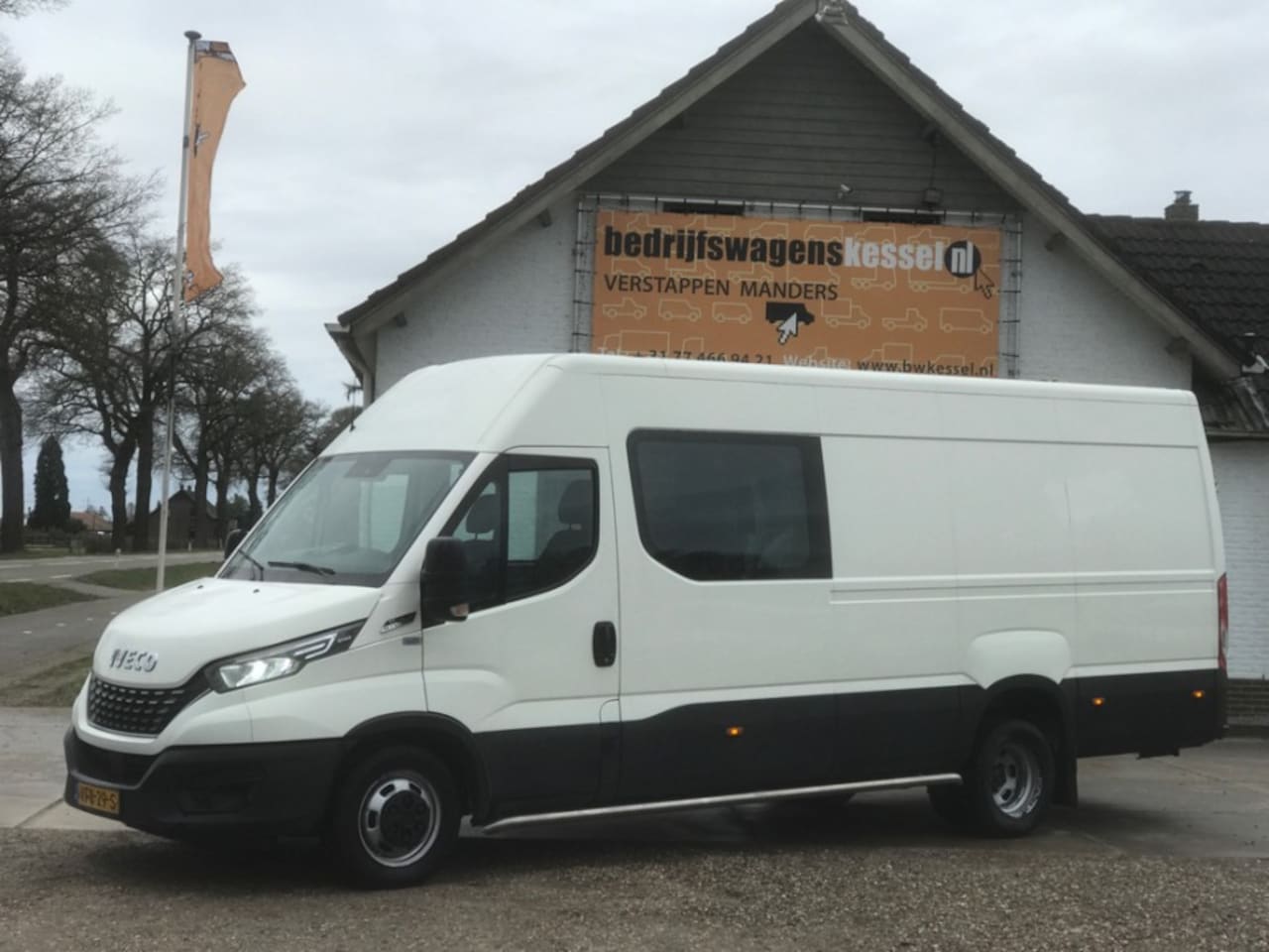 Iveco Daily - 35C18V 3.0 HPi Euro 6 Dubbel Cabine L4 - AutoWereld.nl