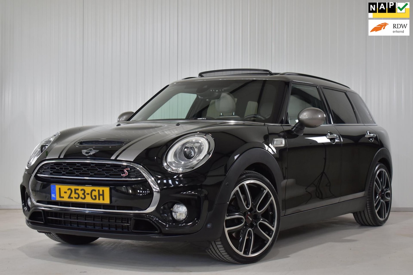 MINI Clubman - Mini 2.0 Cooper S Chili | PANO | H&K | ACC | KEYLESS | LEDER | 18 INCH | NAVI PROF | CAMER - AutoWereld.nl