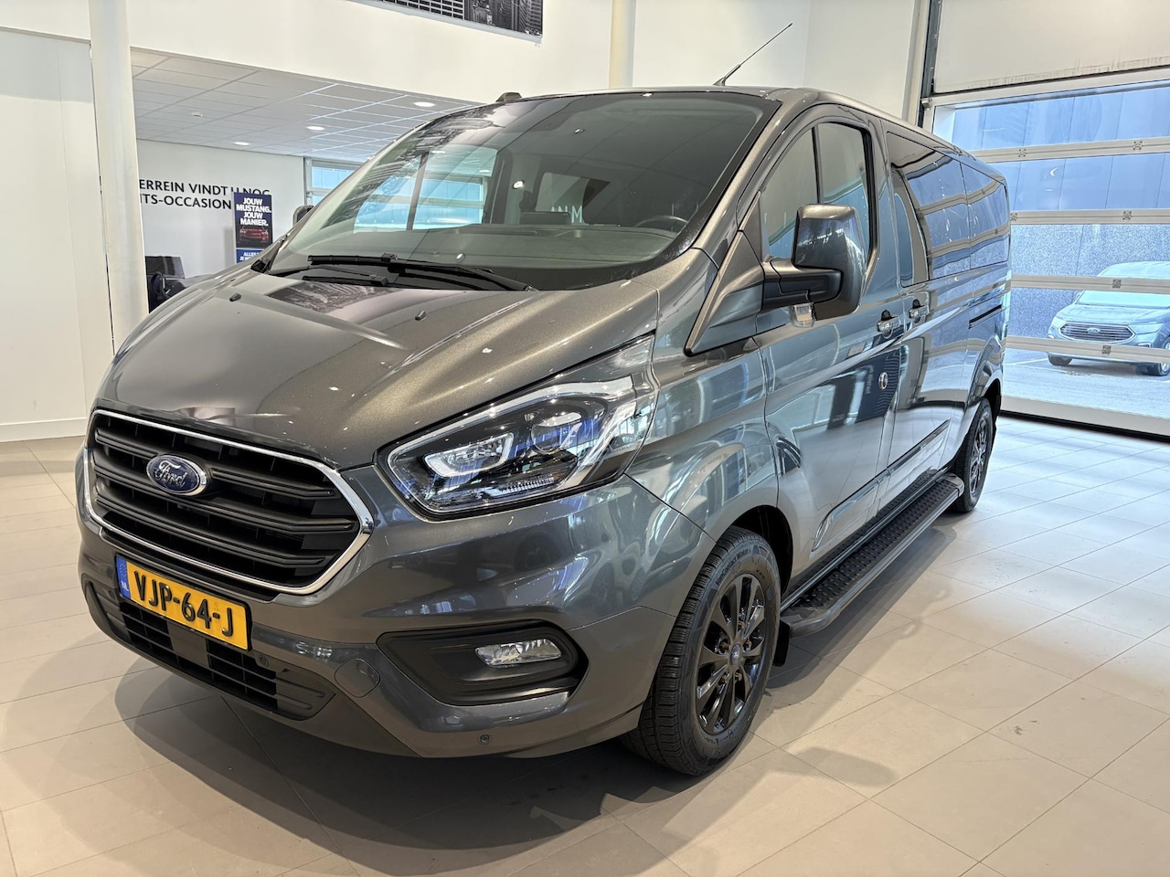 Ford Transit Custom - 320 2.0 TDCI L2H1 Platinum Edition DC - AutoWereld.nl