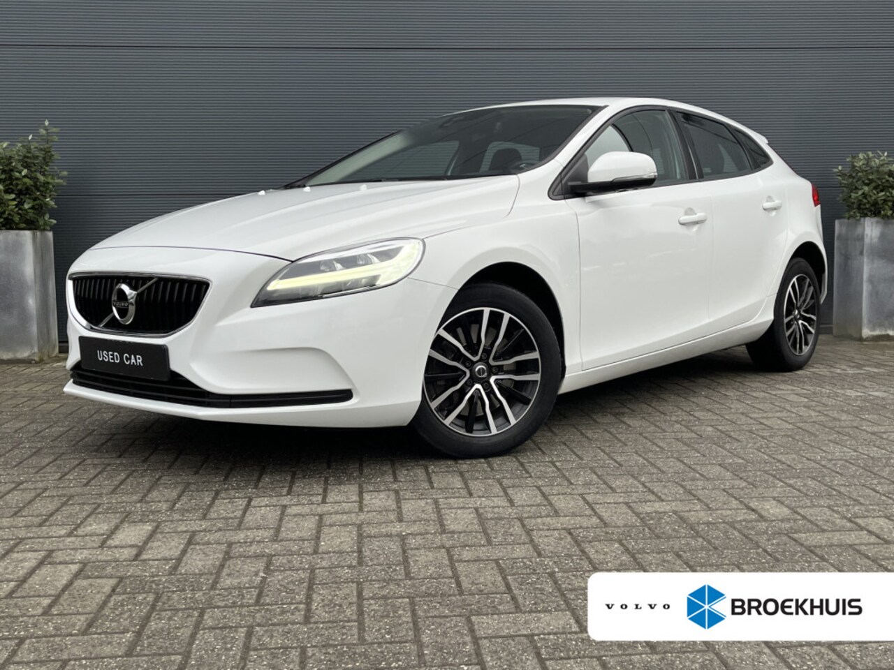 Volvo V40 - 1.5 T2 Polar+ | LED koplampen | cruise control | electronic climate controle - AutoWereld.nl