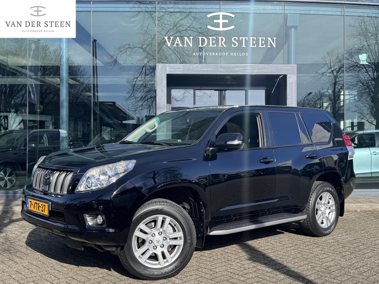 Toyota Land Cruiser - 3.0 D-4D-F Executive High Roof Window Van Grijskenteken | Elekt. Stoelen - AutoWereld.nl