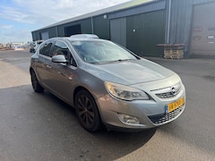 Opel Astra - 1.4 Cosmo benzine km NAP 2 sleutels