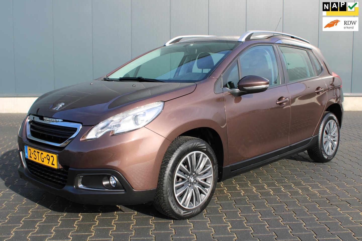 Peugeot 2008 - 1.6 VTi Active TREKHAAK CRUISE CONTROLE - AutoWereld.nl