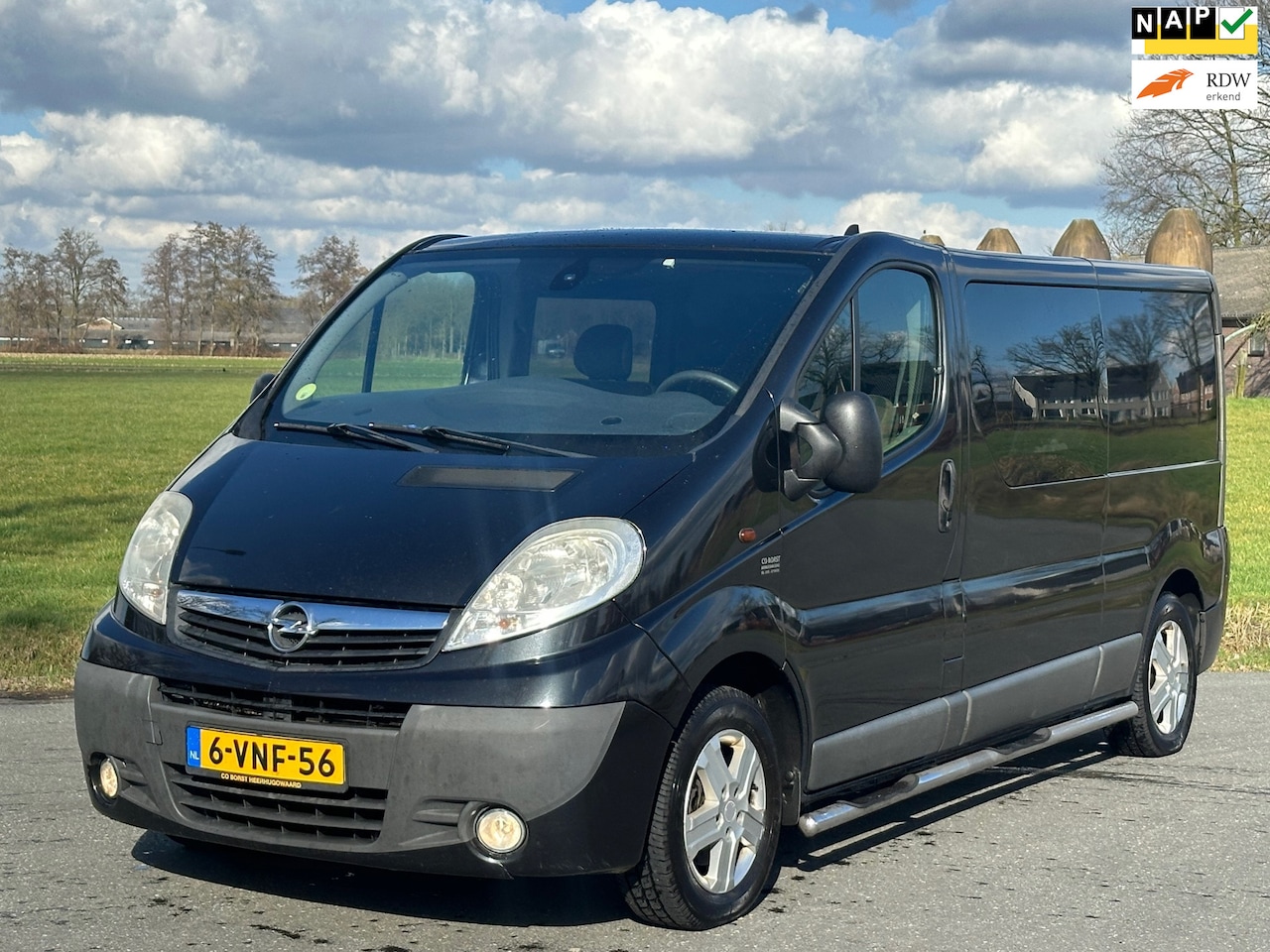 Opel Vivaro - 2.5 CDTI L2H1 DC | Airco | Pdc Achter | Schuifdeur - AutoWereld.nl