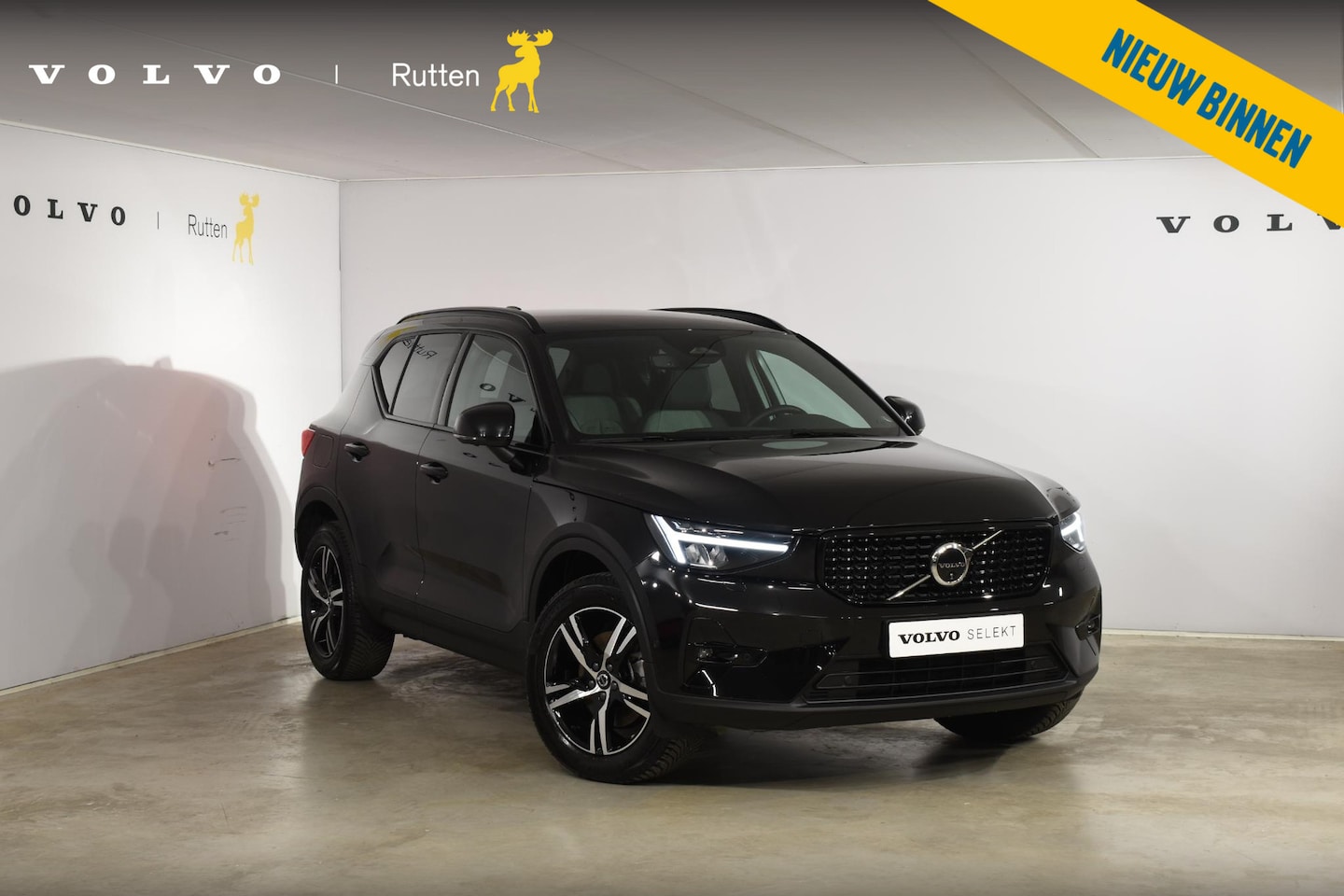 Volvo XC40 - B4 211PK Automaat Plus Dark / Climate pack / Donker getint glas / Adaptieve cruise control - AutoWereld.nl