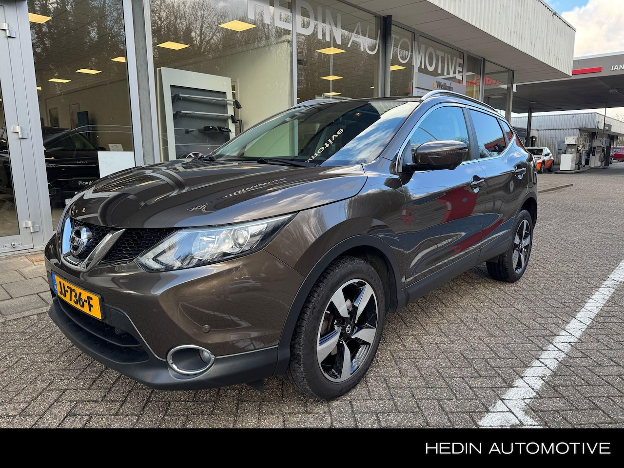 Nissan Qashqai - 1.2 N-Connecta | PANODAK | TREKHAAK | 360 CAMERA | 1ste EIGENAAR | 18INCH LICHTMETAAL | - AutoWereld.nl