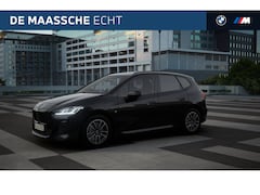 BMW 2-serie Active Tourer - 225e xDrive High Executive M Sport Automaat / Panoramadak / Trekhaak / Sportstoelen / Adap