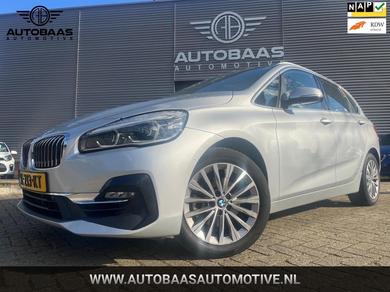 BMW 2-serie Active Tourer - 218i High Executive AUTOMAAT+NL-AUTO+NAP+1EIG+PANORAMADAK+LEDER+FULL LED+CAMERA+STOELVERWA - AutoWereld.nl