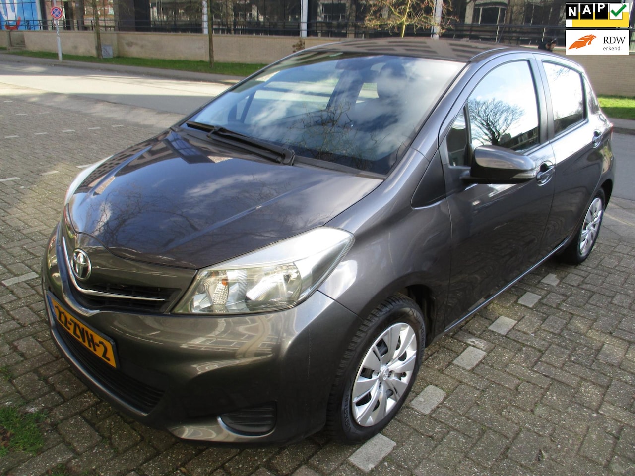 Toyota Yaris - 1.0 VVT-i Aspiration//BOEKJES ERBIJ//NAVIGATIE//DEALER ONDERHOUDEN - AutoWereld.nl