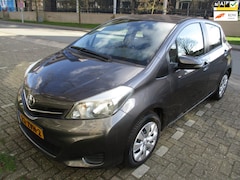 Toyota Yaris - 1.0 VVT-i Aspiration//BOEKJES ERBIJ//NAVIGATIE//DEALER ONDERHOUDEN