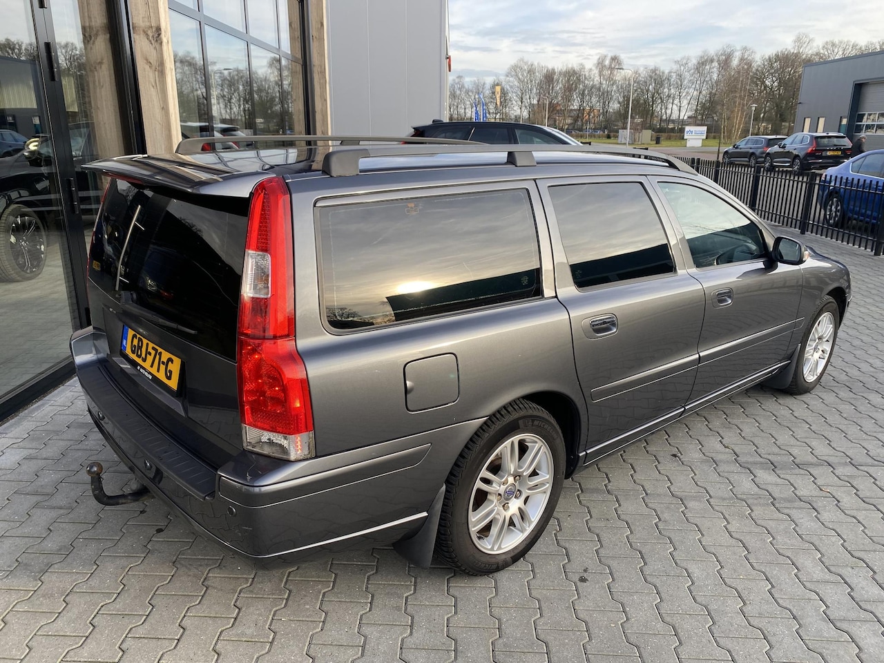 Volvo V70 - 2.4 Momentum Youngtimer 5cyl Aut. - AutoWereld.nl